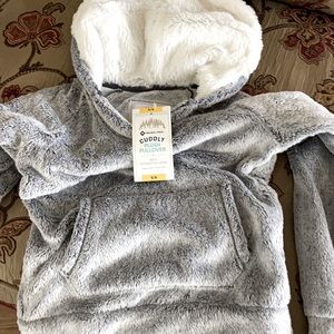 🎉PRICEDROP 🥴PLUSH CUDDLY GIRLS PULLOVER